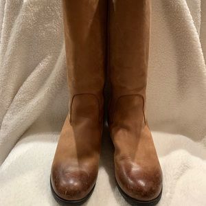 UGG Boome leather boots size 8 (EU 39)